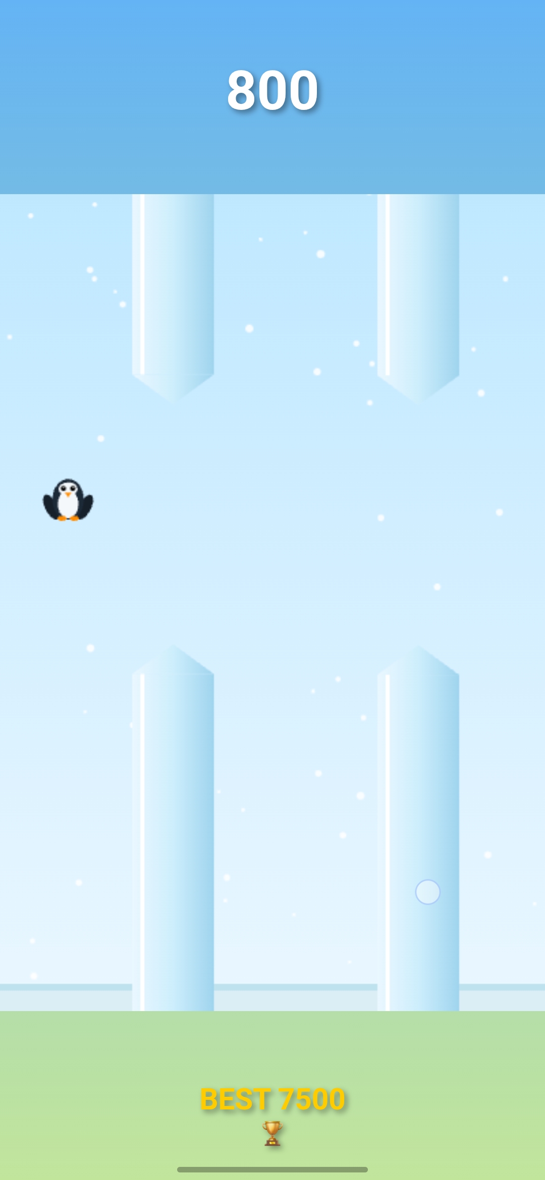 Penguin character on an icy stage, score 800